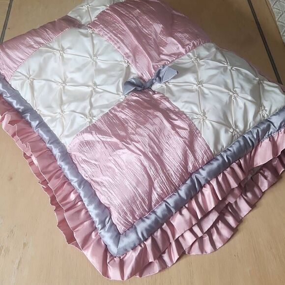 The Peanutshell bella pink patchwork baby quilt - Picture 6 of 6